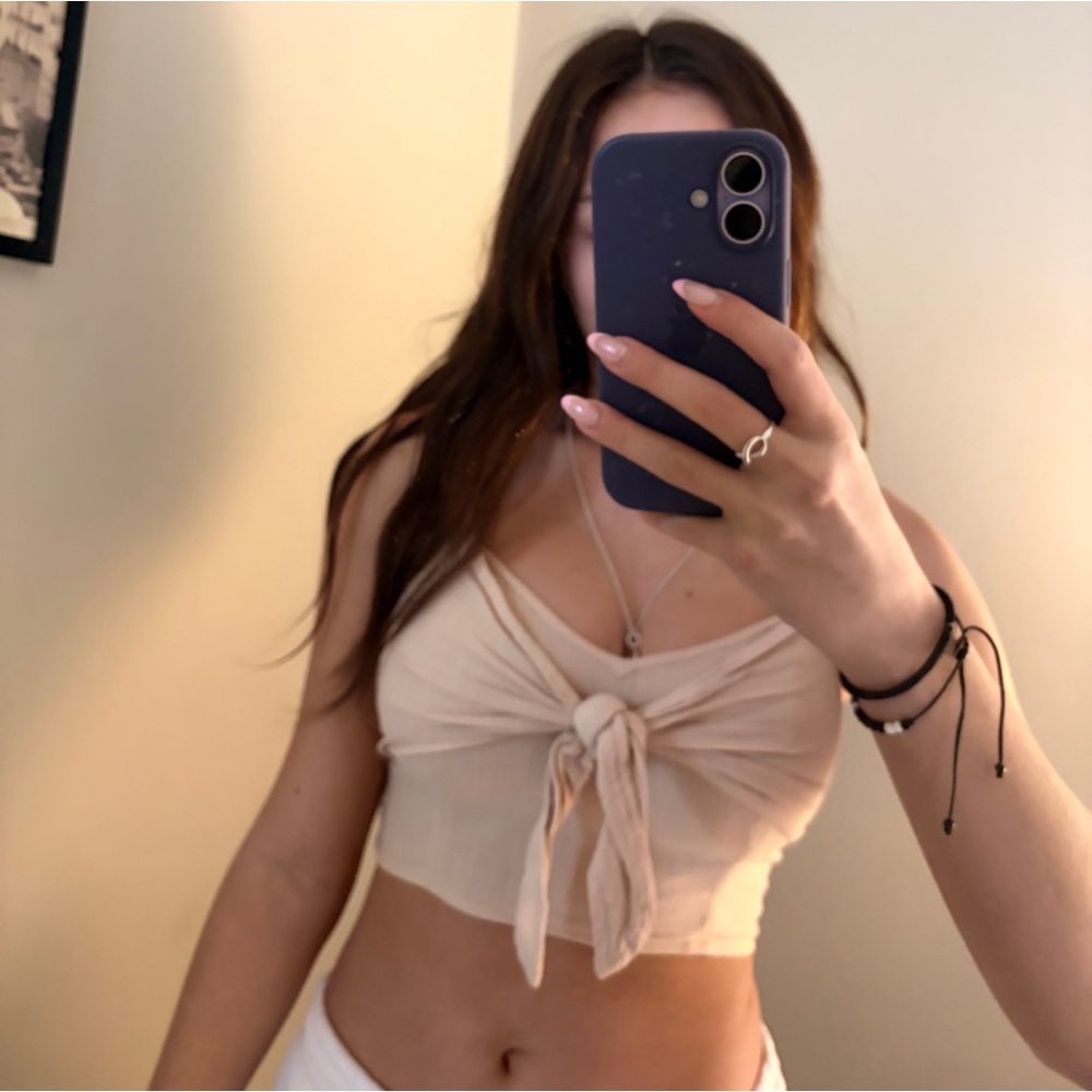 Aerie top